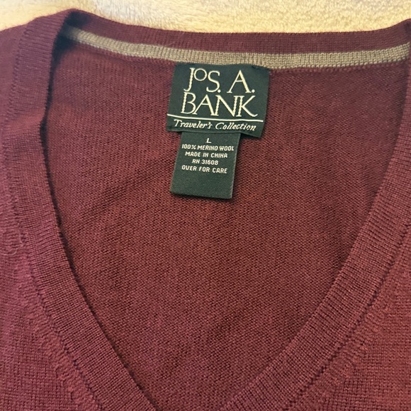 JoS A Bank Men's 100% Merino Wool Burgandy Sweater Vest in Lg - Picture 2 of 4